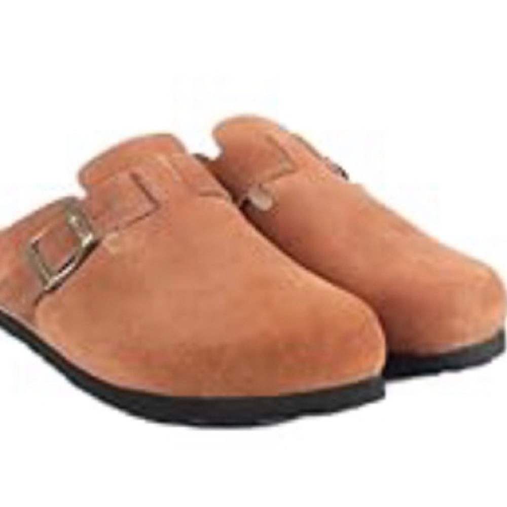 Adamumu leather clogs new in box